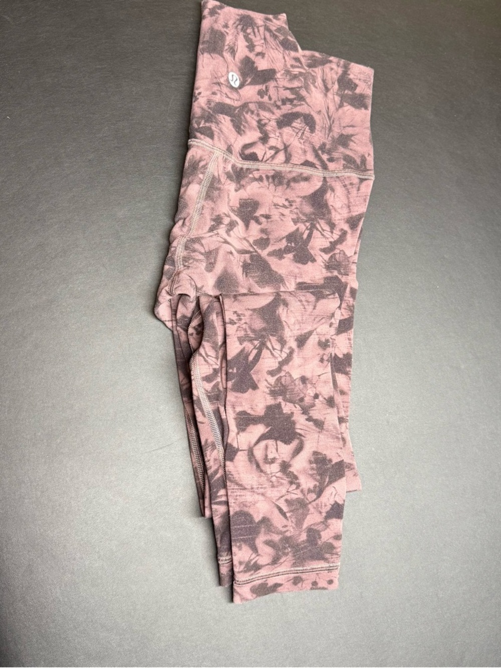 lululemon athletica women’s ' Dusty Pink & Charcoal Floral Leggings